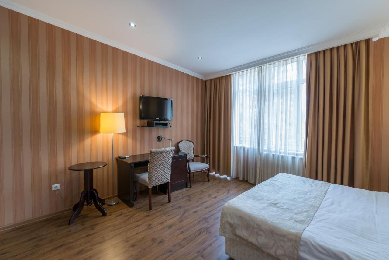 Garden View Hotel Тбилиси Екстериор снимка