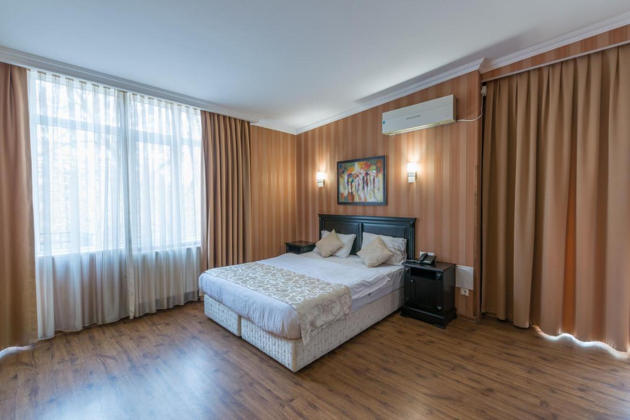 Garden View Hotel Тбилиси Екстериор снимка