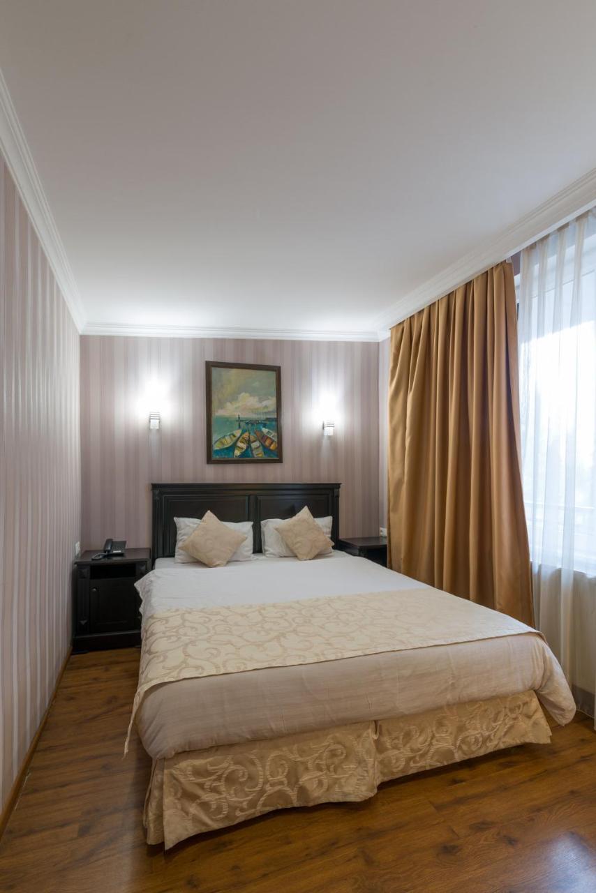Garden View Hotel Тбилиси Екстериор снимка