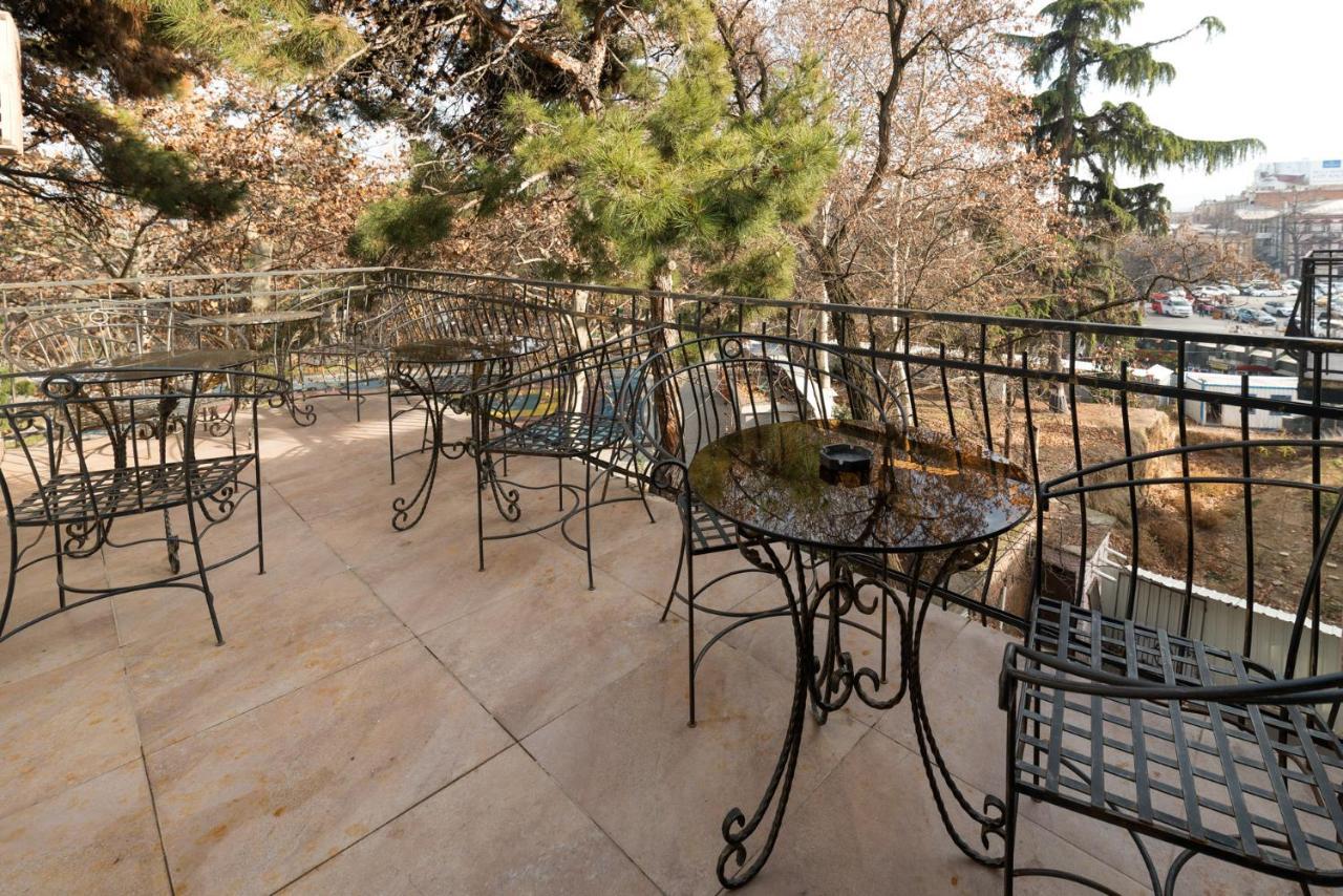 Garden View Hotel Тбилиси Екстериор снимка