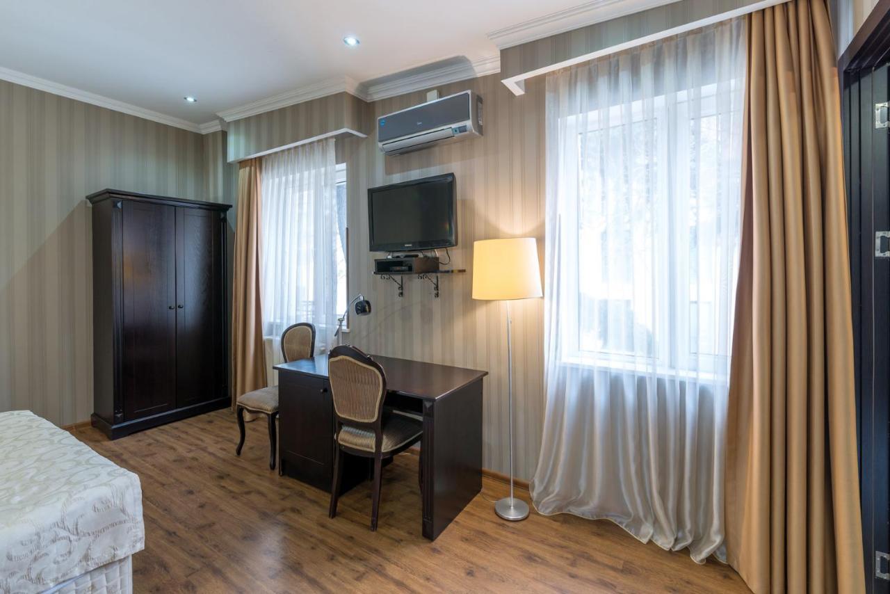Garden View Hotel Тбилиси Екстериор снимка